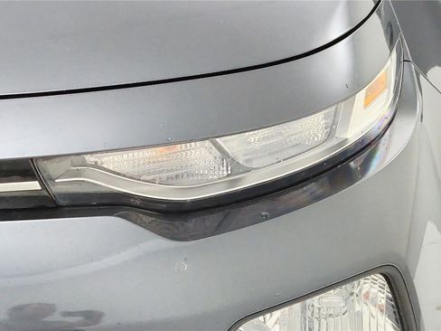 Used 2020 Kia Soul LX image 19