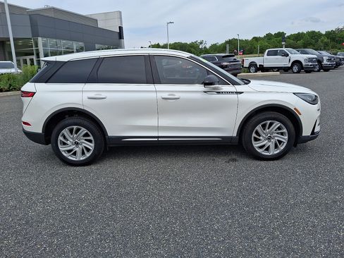 Certified 2024 Lincoln Corsair AWD image 8