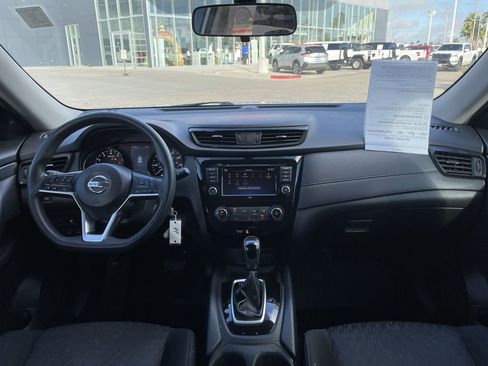 Certified 2018 Nissan Rogue S image 10