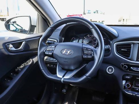 Used 2018 Hyundai Ioniq Plug-In Hybrid FWD image 16