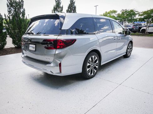 Certified 2026 Honda Odyssey Elite image 10