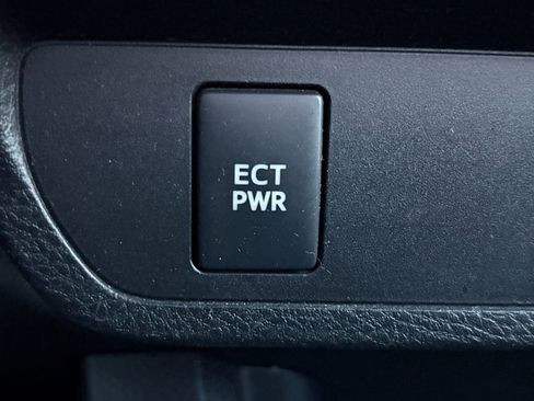 Used 2016 Toyota Tacoma TRD Sport image 25