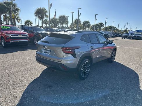 Certified 2025 Chevrolet Trax RS w/ Sunroof Package image 16