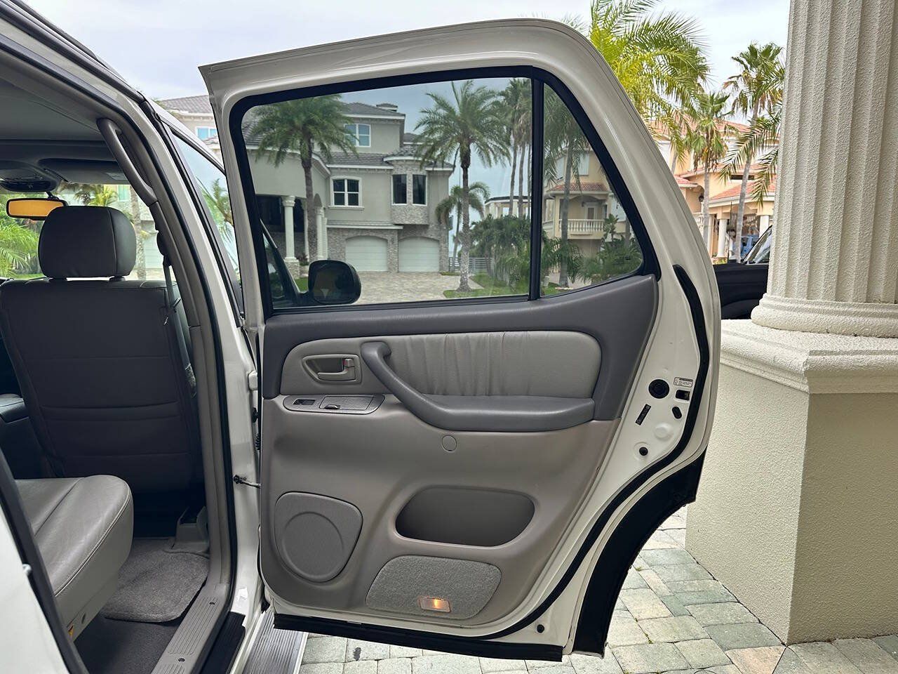 Used 2007 Toyota Sequoia Limited RWD image 78
