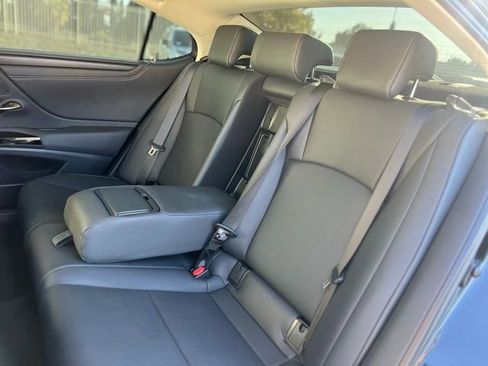 Used 2024 Lexus ES 350 w/ Premium Package image 16