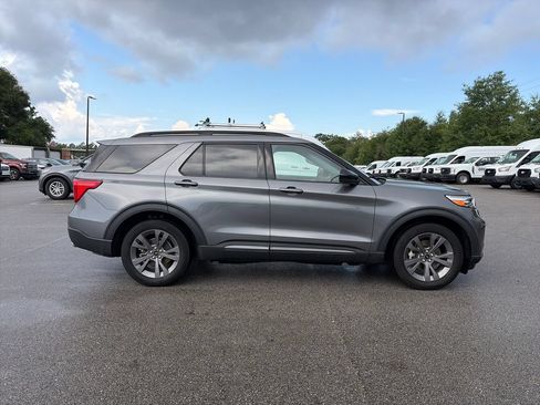 Used 2023 Ford Explorer XLT w/ Equipment Group 202A RWD image 8