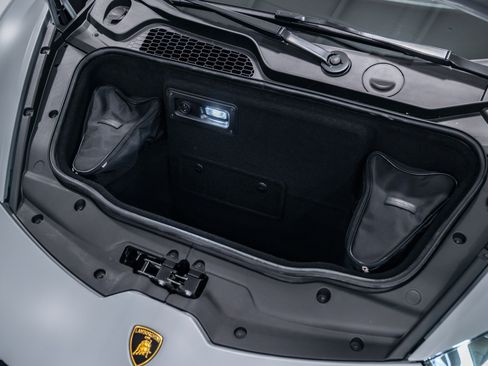Used 2024 Lamborghini Huracan EVO AWD/4WD image 28