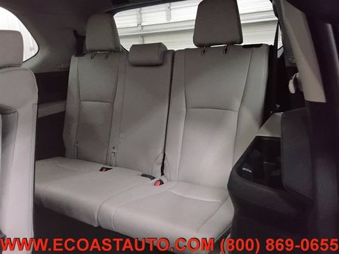Used 2026 Toyota Grand Highlander XLE FWD image 14