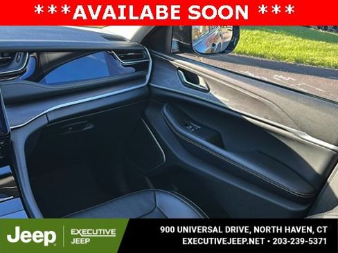 Used 2023 Jeep Grand Cherokee 4WD 4xe w/ Luxury Tech Group II image 24