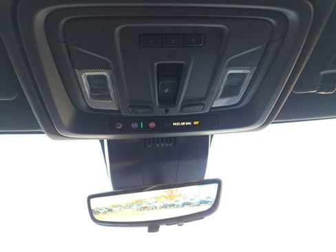 Used 2025 GMC Sierra 1500 Denali w/ Technology Package AWD/4WD image 25