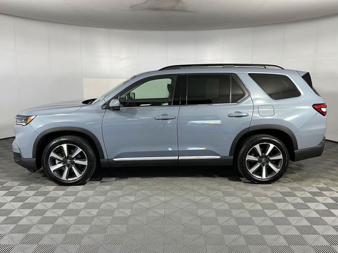 Used 2024 Honda Pilot Touring image 6