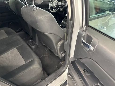 Used 2011 Jeep Compass Latitude AWD/4WD image 24