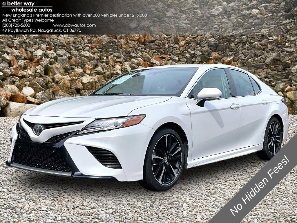 Used 2018 Toyota Camry XSE FWD image 1