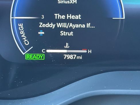 Used 2025 Toyota Sienna XSE w/ XSE Plus Package image 42