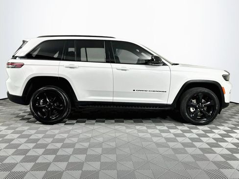 Used 2024 Jeep Grand Cherokee Limited w/ Luxury Tech Group II AWD/4WD image 26