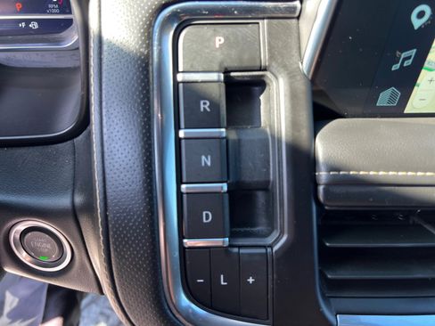 Used 2024 Chevrolet Tahoe Premier AWD/4WD image 18