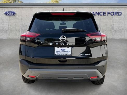 Used 2023 Nissan Rogue SV image 9