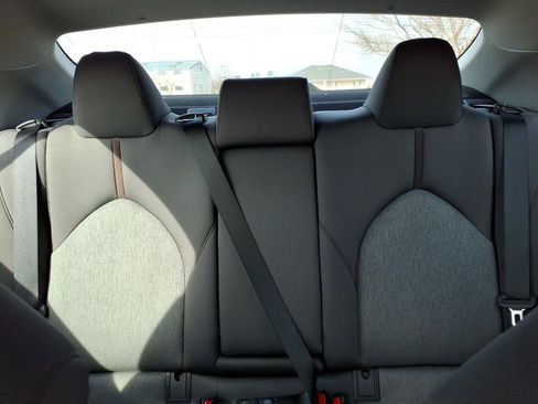 Used 2020 Toyota Camry LE image 15