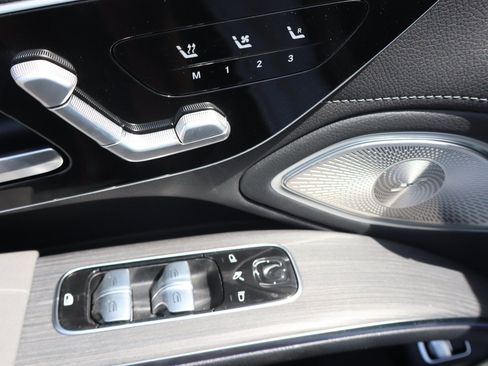 Used 2023 Mercedes-Benz EQS 580 4MATIC Sedan image 41
