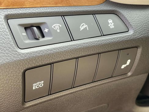 Used 2014 Hyundai Santa Fe Sport 2.0T FWD image 19