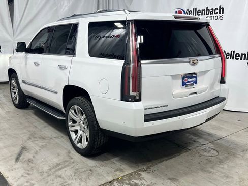 Used 2019 Cadillac Escalade Luxury AWD/4WD image 4