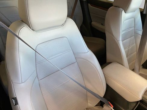 Used 2018 Honda CR-V Touring image 14