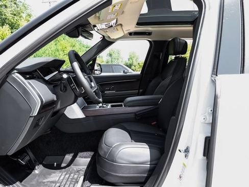 New 2027 Land Rover Range Rover Long Wheelbase SE AWD/4WD image 4