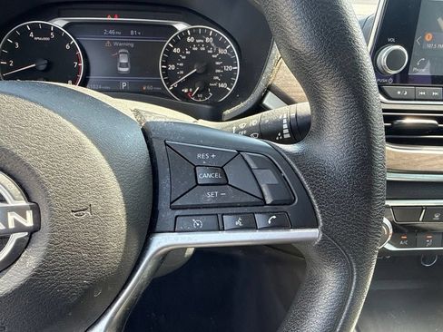 Used 2024 Nissan Altima 2.5 SV FWD image 15