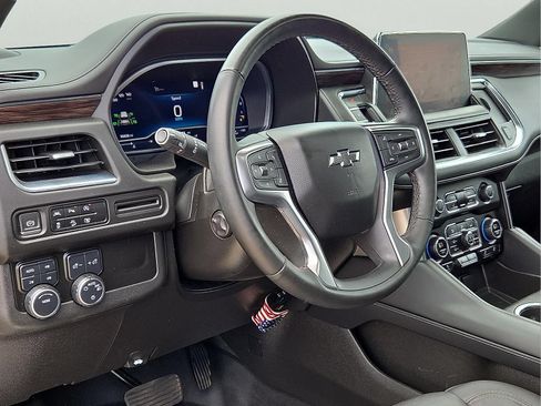 Used 2023 Chevrolet Tahoe Z71 w/ Luxury Package AWD/4WD image 15