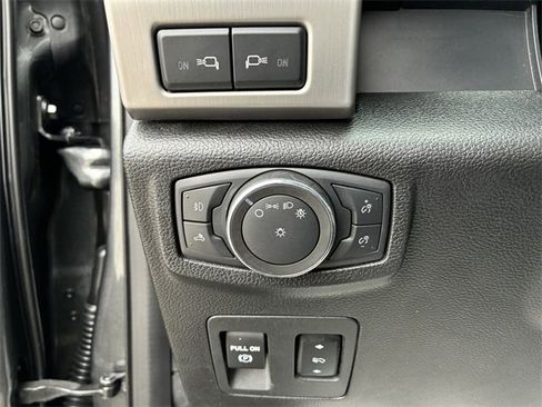 Used 2020 Ford F150 Platinum w/ Equipment Group 701A Luxury image 22