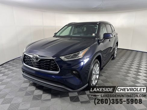 Used 2020 Toyota Highlander Limited FWD image 1