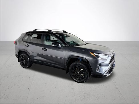 Used 2024 Toyota RAV4 XSE w/ Weather Package AWD/4WD image 4