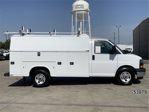 Used 2019 GMC Savana 3500 w/ Power Convenience Package RWD image 5