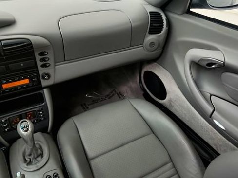 Used 2001 Porsche 911 Carrera RWD image 49