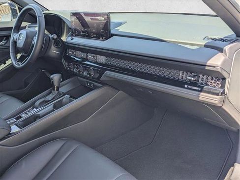Used 2025 Honda Accord Sport image 21