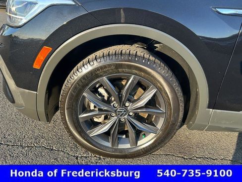 Used 2022 Volkswagen Tiguan SE image 33