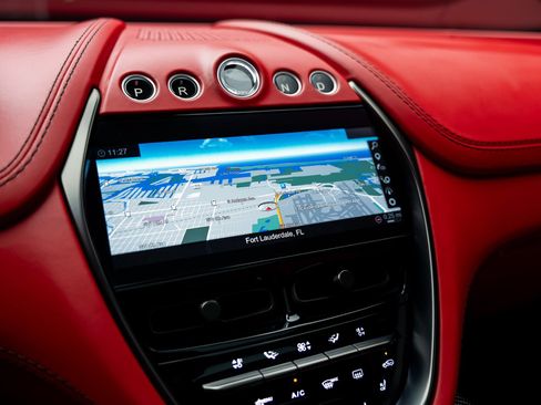 Used 2022 Aston Martin DBX AWD/4WD image 49