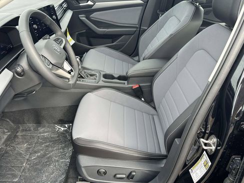 New 2026 Volkswagen Jetta SE FWD image 13