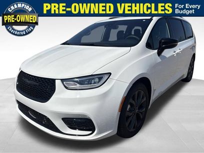 Used 2025 Chrysler Pacifica Limited