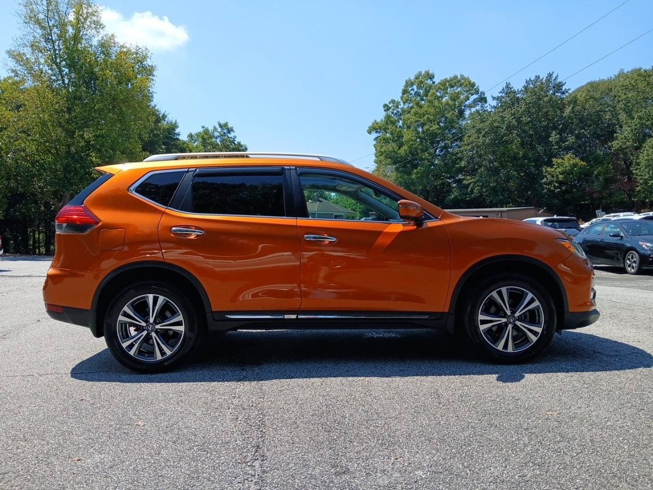 Used 2017 Nissan Rogue SL w/ SL Premium Package AWD/4WD image 5
