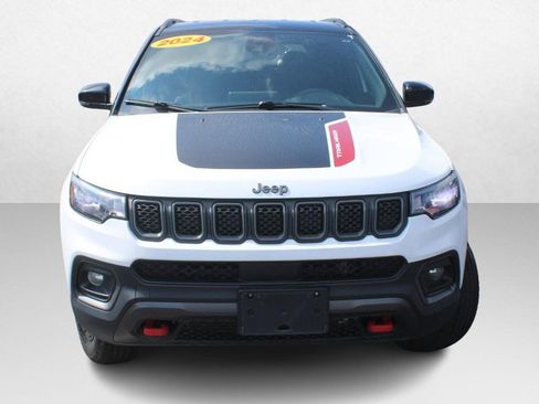 Used 2024 Jeep Compass Trailhawk image 10