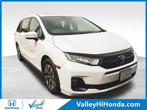 Certified 2025 Honda Odyssey EX-L image 1