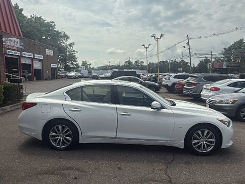 Used 2015 INFINITI Q50 Premium w/ Deluxe Touring Package image 4