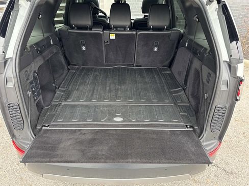 Certified 2018 Land Rover Discovery HSE image 6