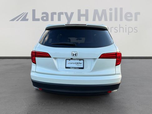 Used 2017 Honda Pilot EX image 4
