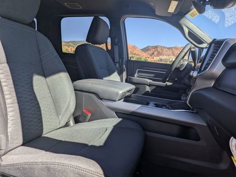 New 2026 RAM 2500 Big Horn AWD/4WD image 13