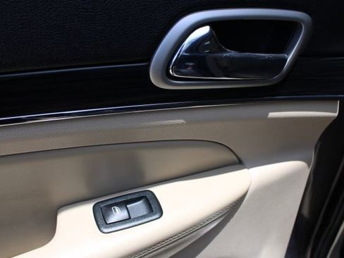 Used 2020 Jeep Grand Cherokee Limited RWD image 40