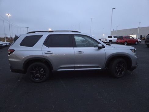 New 2025 Honda Pilot Touring image 21