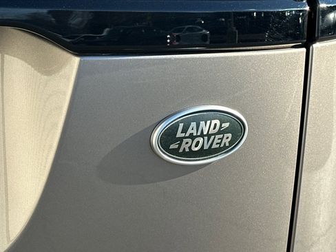 Used 2022 Land Rover Range Rover Velar R-Dynamic S image 27