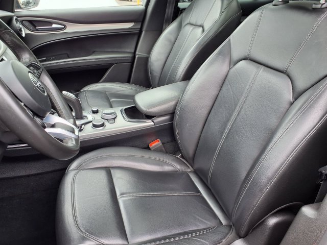 Used 2024 Alfa Romeo Stelvio Ti AWD/4WD image 3